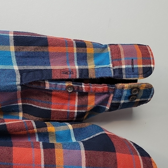 Lands' End Pocket Flannel Plaid Shirt - Picture 6 of 8